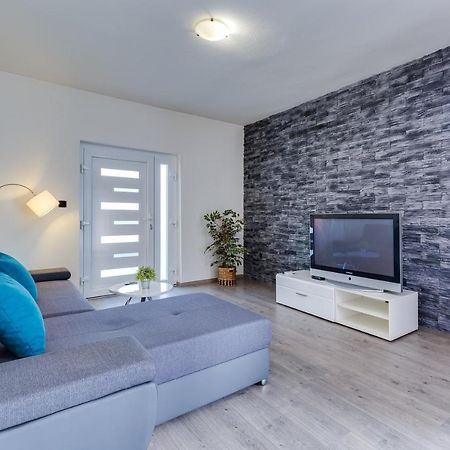 Apartment A & J Петркане Екстериор снимка