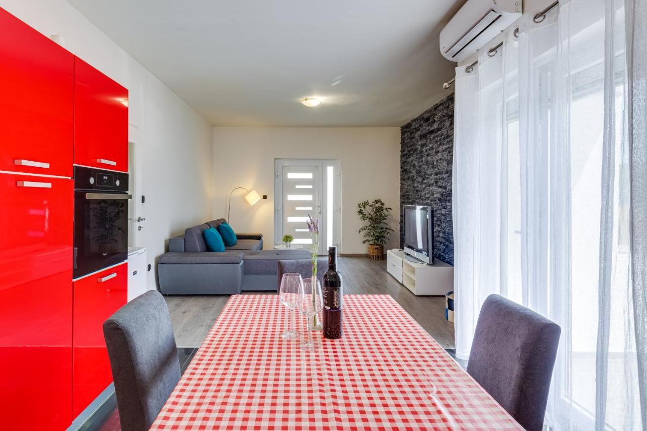 Apartment A & J Петркане Екстериор снимка